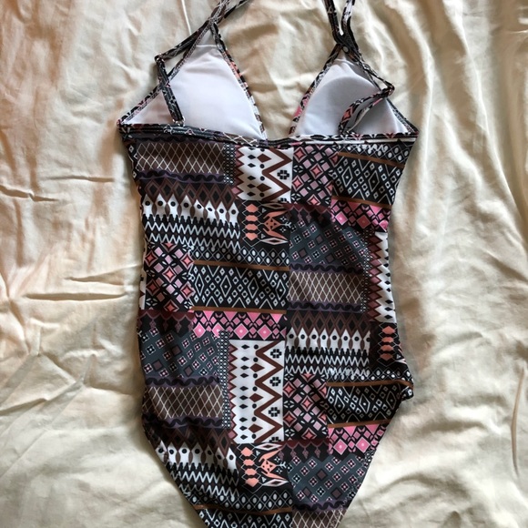 One piece swimsuit - Picture 2 of 2